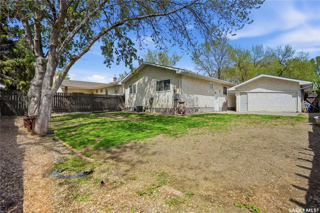 14 Edenwold Crescent Regina SK S4R 8A3