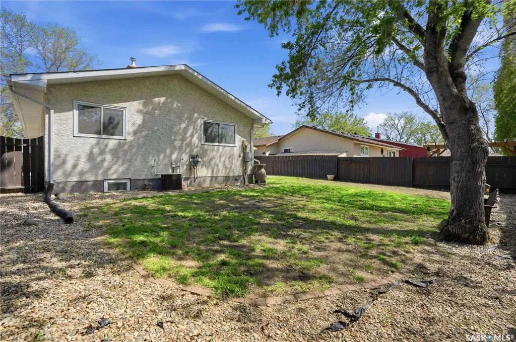 14 Edenwold Crescent Regina SK S4R 8A3