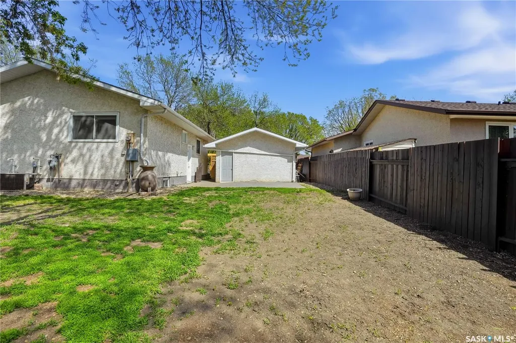 14 Edenwold Crescent Regina SK S4R 8A3
