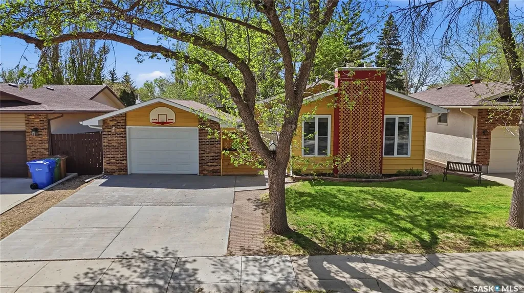 14 Edenwold Crescent Regina SK S4R 8A3