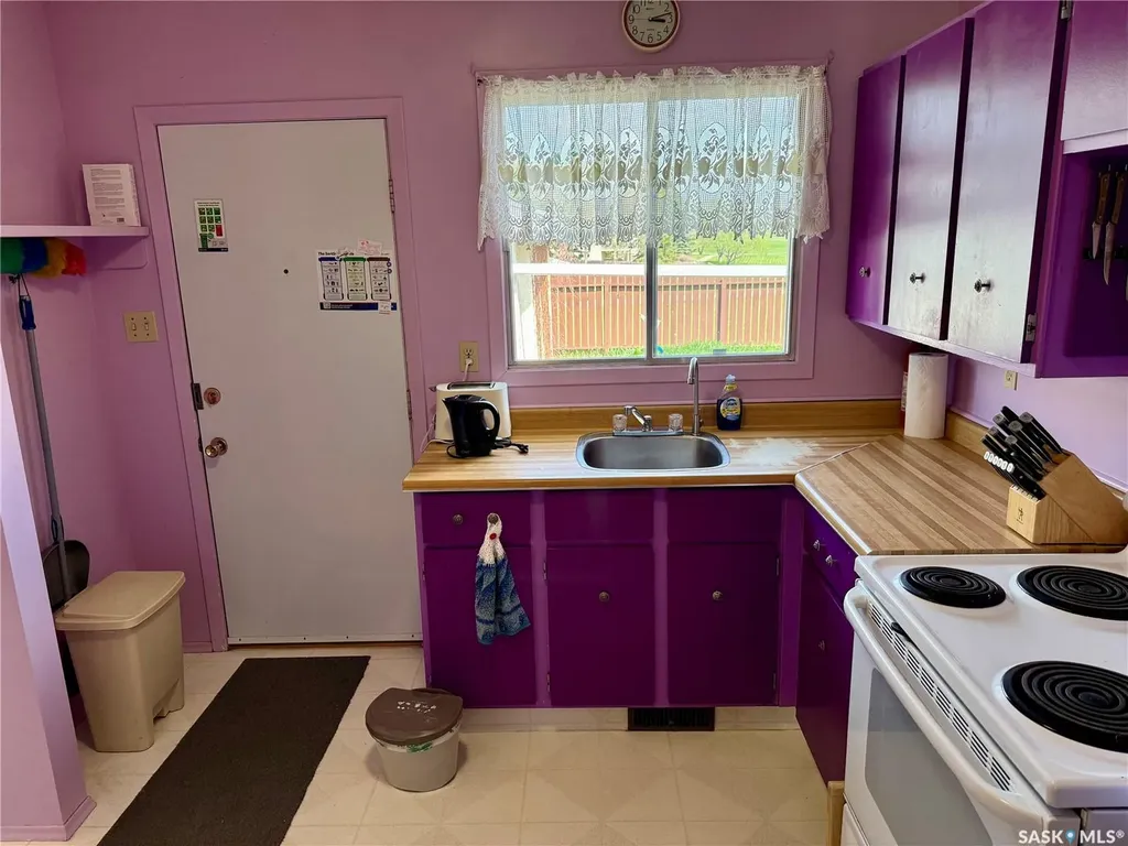 70 Hatton Crescent Regina SK S4N 5K6