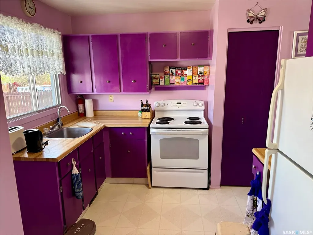 70 Hatton Crescent Regina SK S4N 5K6