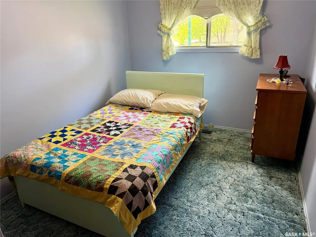 70 Hatton Crescent Regina SK S4N 5K6