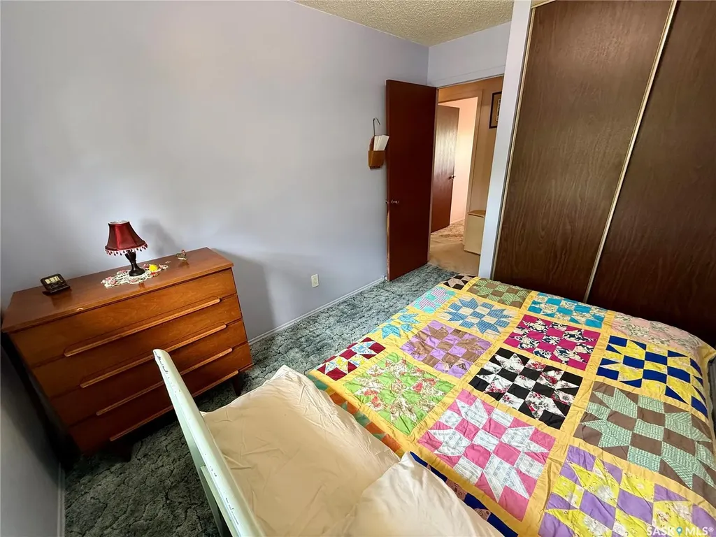 70 Hatton Crescent Regina SK S4N 5K6