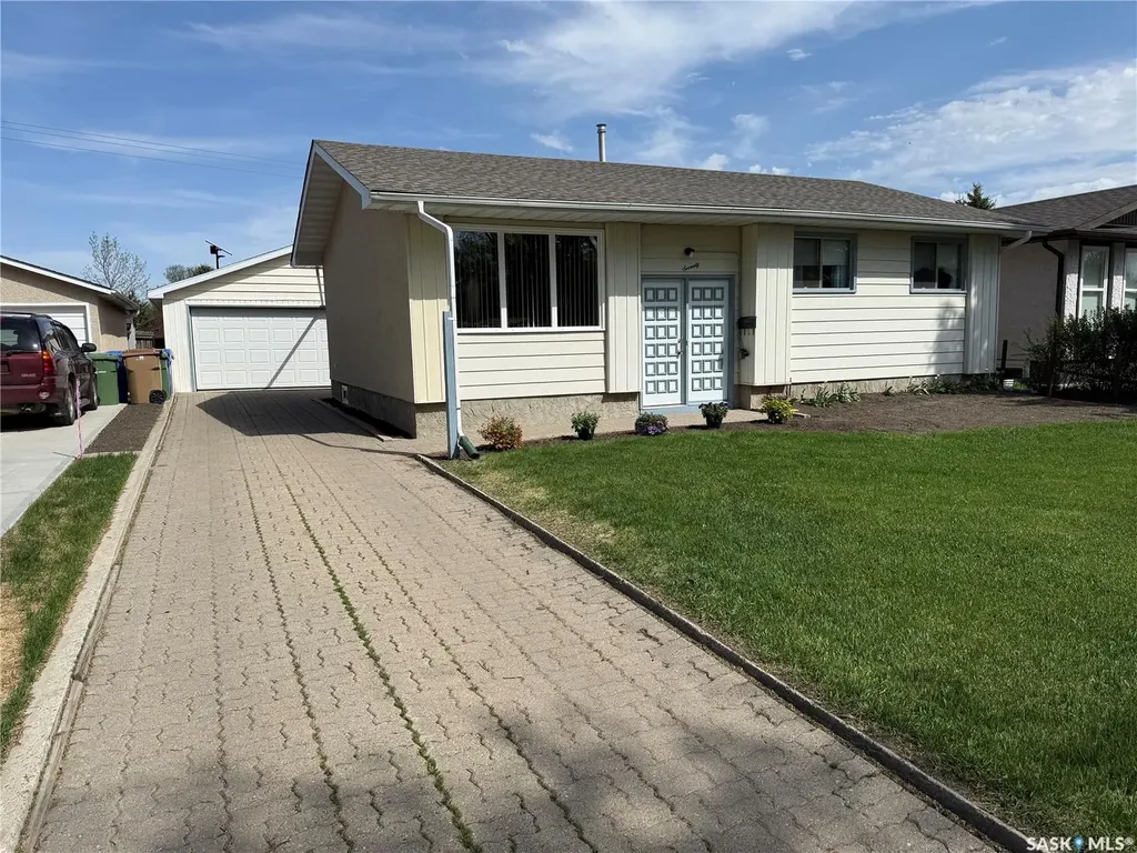 70 Hatton Crescent Regina SK S4N 5K6