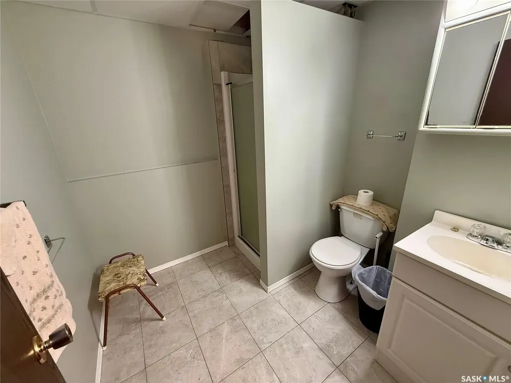 70 Hatton Crescent Regina SK S4N 5K6