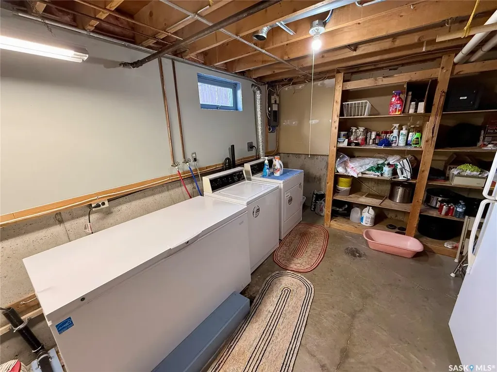 70 Hatton Crescent Regina SK S4N 5K6