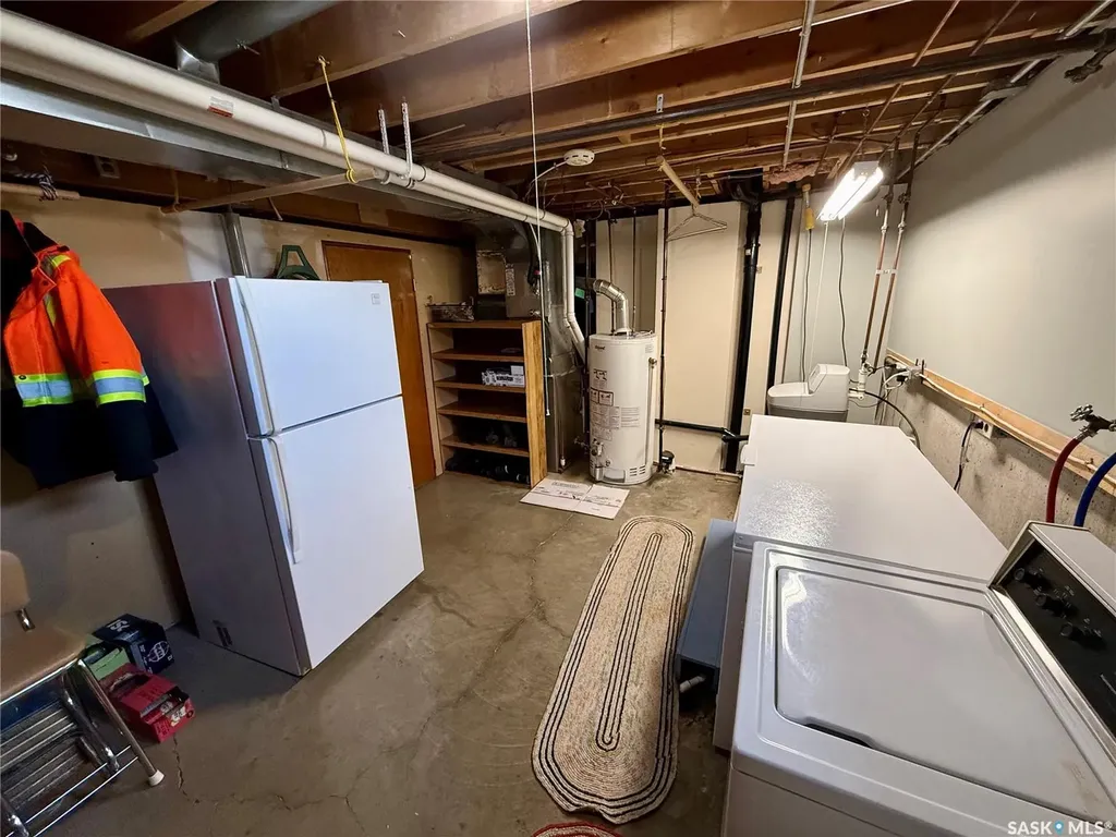70 Hatton Crescent Regina SK S4N 5K6