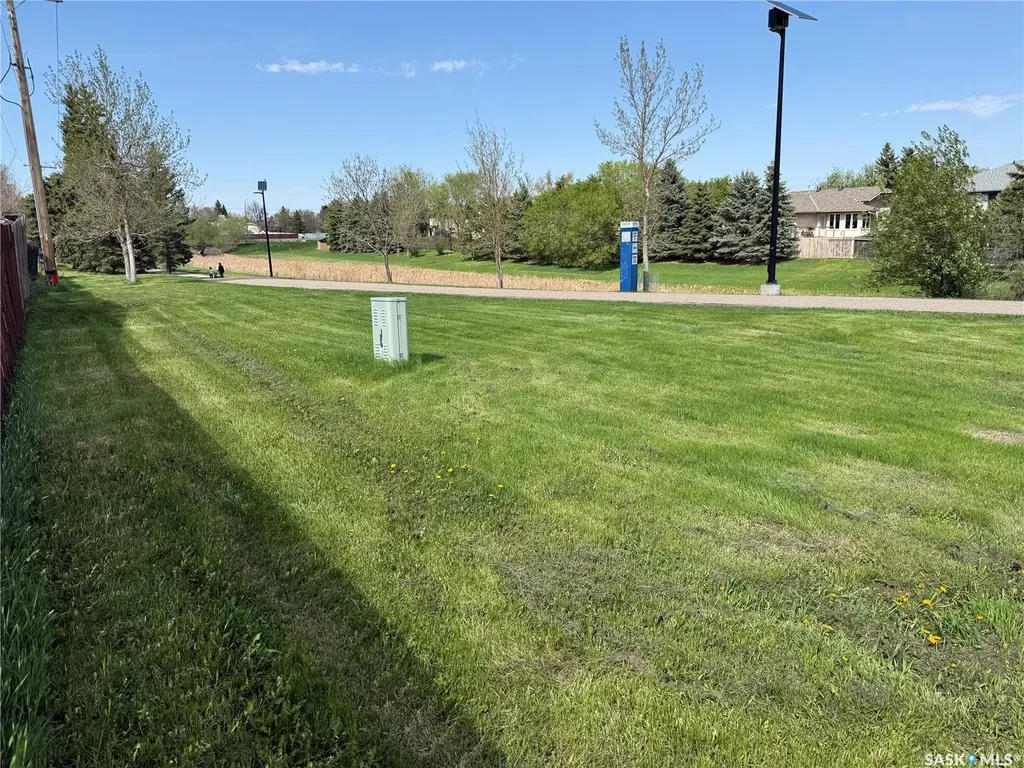 70 Hatton Crescent Regina SK S4N 5K6
