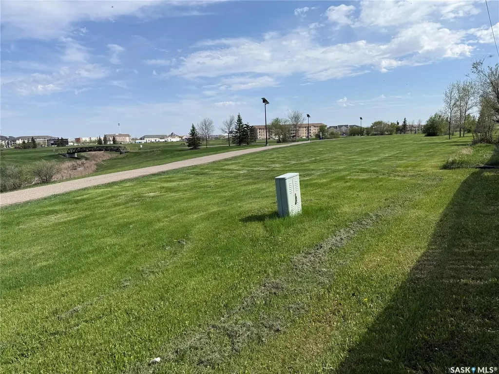 70 Hatton Crescent Regina SK S4N 5K6