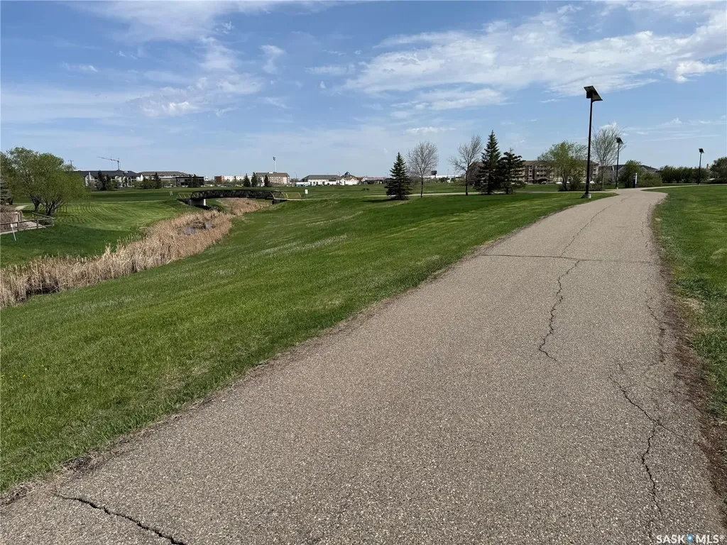 70 Hatton Crescent Regina SK S4N 5K6
