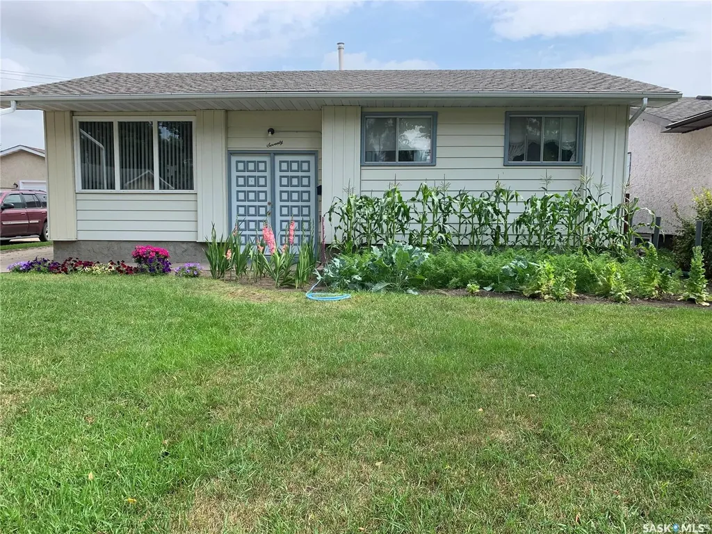70 Hatton Crescent Regina SK S4N 5K6
