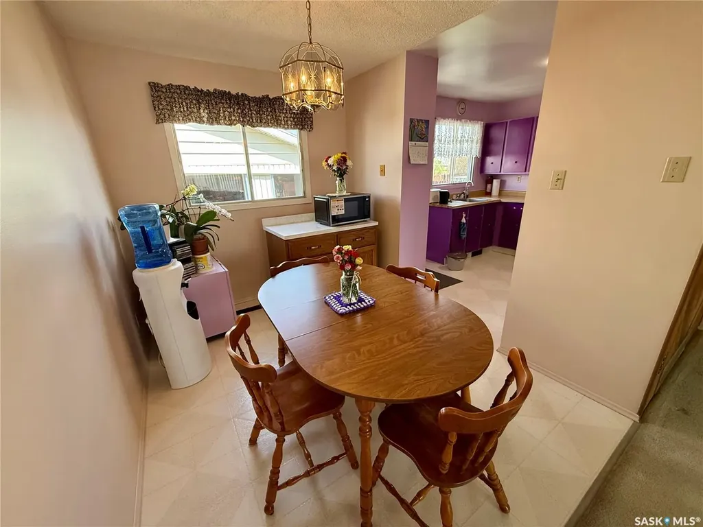 70 Hatton Crescent Regina SK S4N 5K6