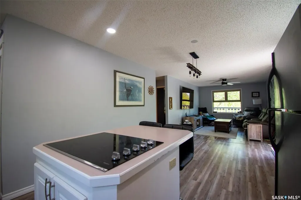 462 Fairchild Avenue Regina Beach SK S0G 4C0