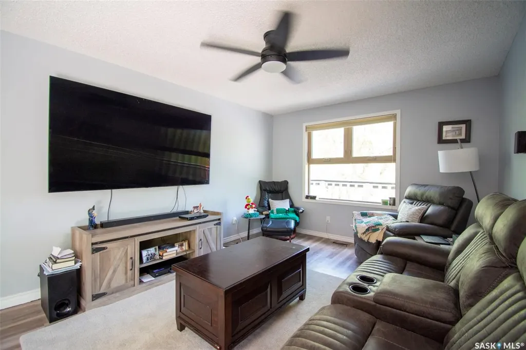 462 Fairchild Avenue Regina Beach SK S0G 4C0