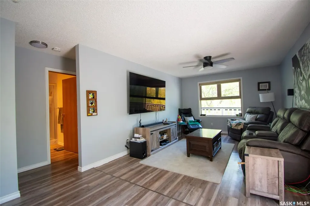 462 Fairchild Avenue Regina Beach SK S0G 4C0