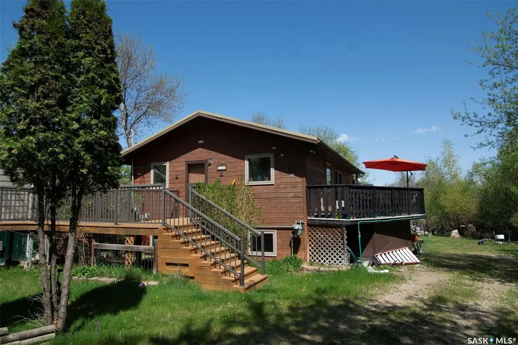 462 Fairchild Avenue Regina Beach SK S0G 4C0