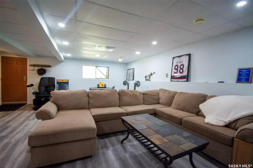 462 Fairchild Avenue Regina Beach SK S0G 4C0