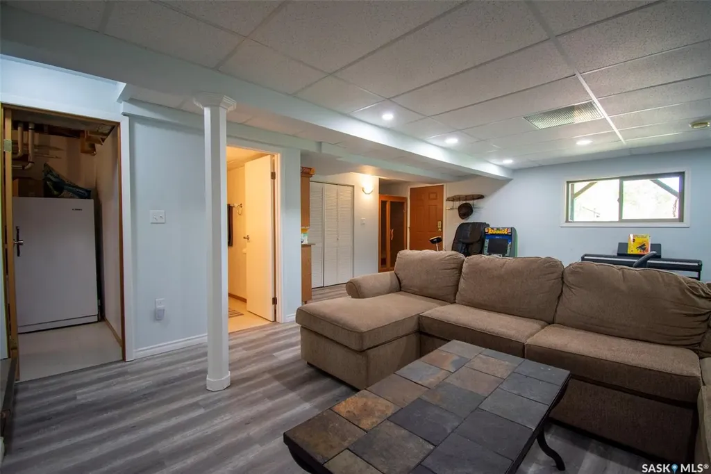 462 Fairchild Avenue Regina Beach SK S0G 4C0