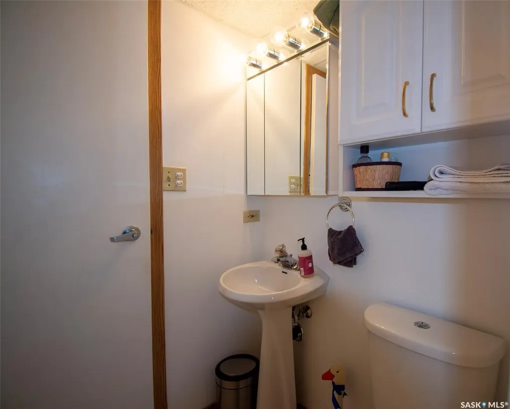 462 Fairchild Avenue Regina Beach SK S0G 4C0