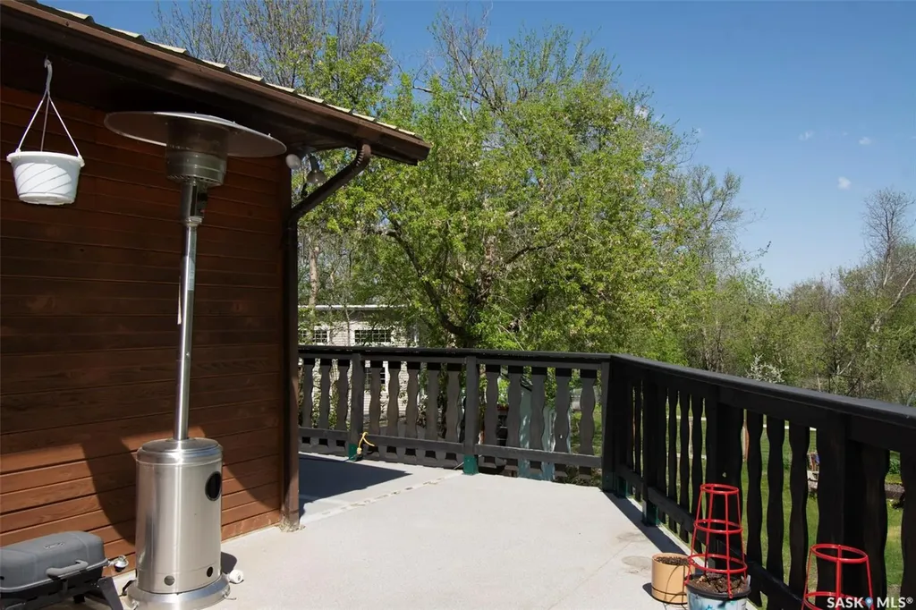 462 Fairchild Avenue Regina Beach SK S0G 4C0