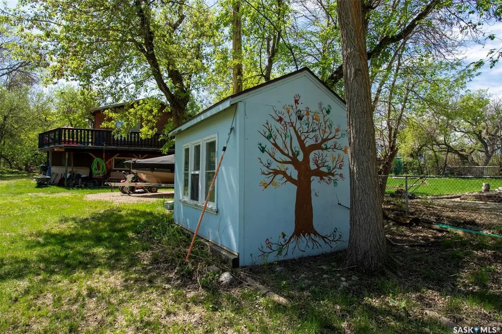 462 Fairchild Avenue Regina Beach SK S0G 4C0