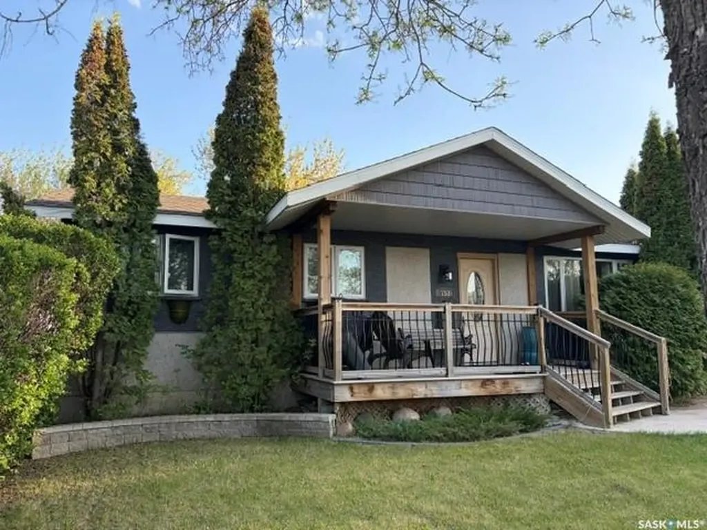 158 Selkirk Crescent Saskatoon SK S7L 4J3