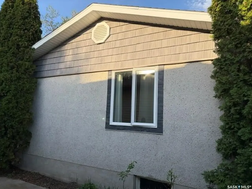 158 Selkirk Crescent Saskatoon SK S7L 4J3
