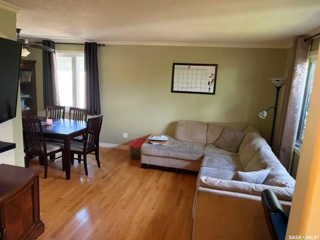 158 Selkirk Crescent Saskatoon SK S7L 4J3