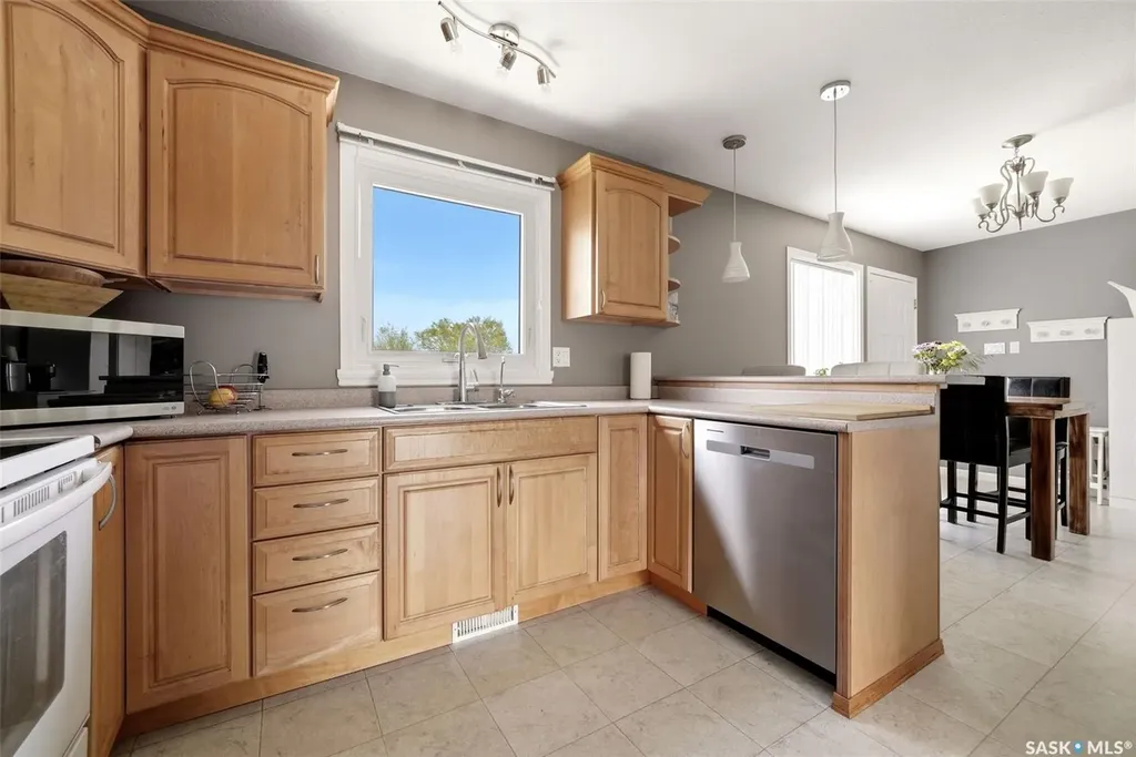 220 Qu'appelle Drive W Lumsden SK S0G 3C0