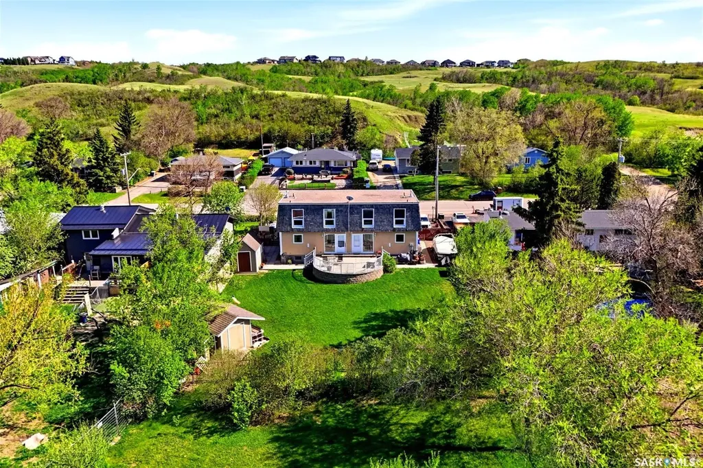 220 Qu'appelle Drive W Lumsden SK S0G 3C0