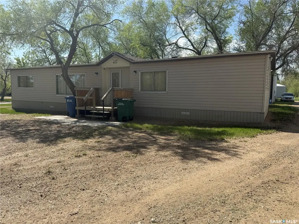 1455 9th Avenue NE Moose Jaw SK S6J 1C6