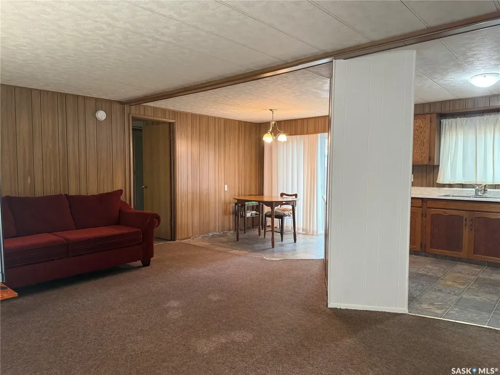 1455 9th Avenue NE Moose Jaw SK S6J 1C6