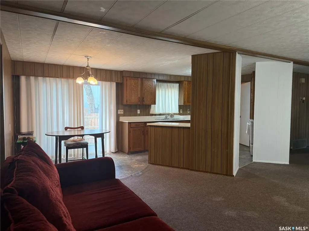 1455 9th Avenue NE Moose Jaw SK S6J 1C6