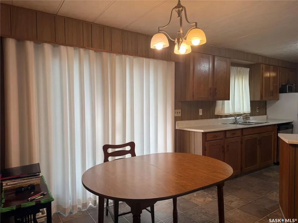 1455 9th Avenue NE Moose Jaw SK S6J 1C6