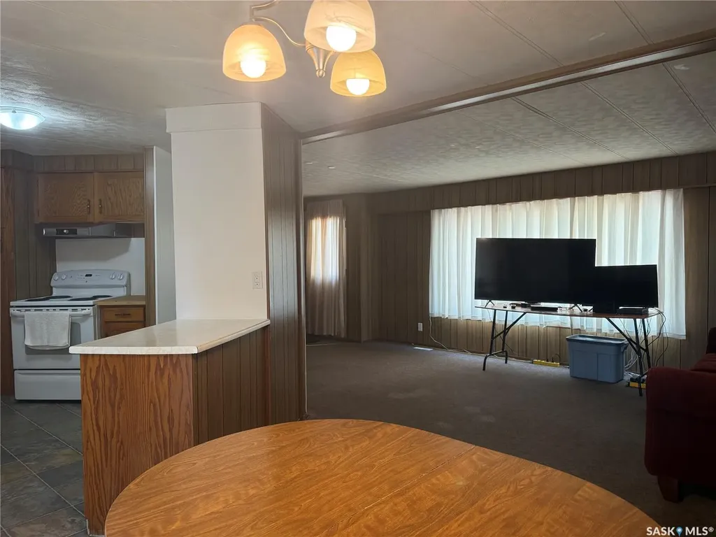 1455 9th Avenue NE Moose Jaw SK S6J 1C6