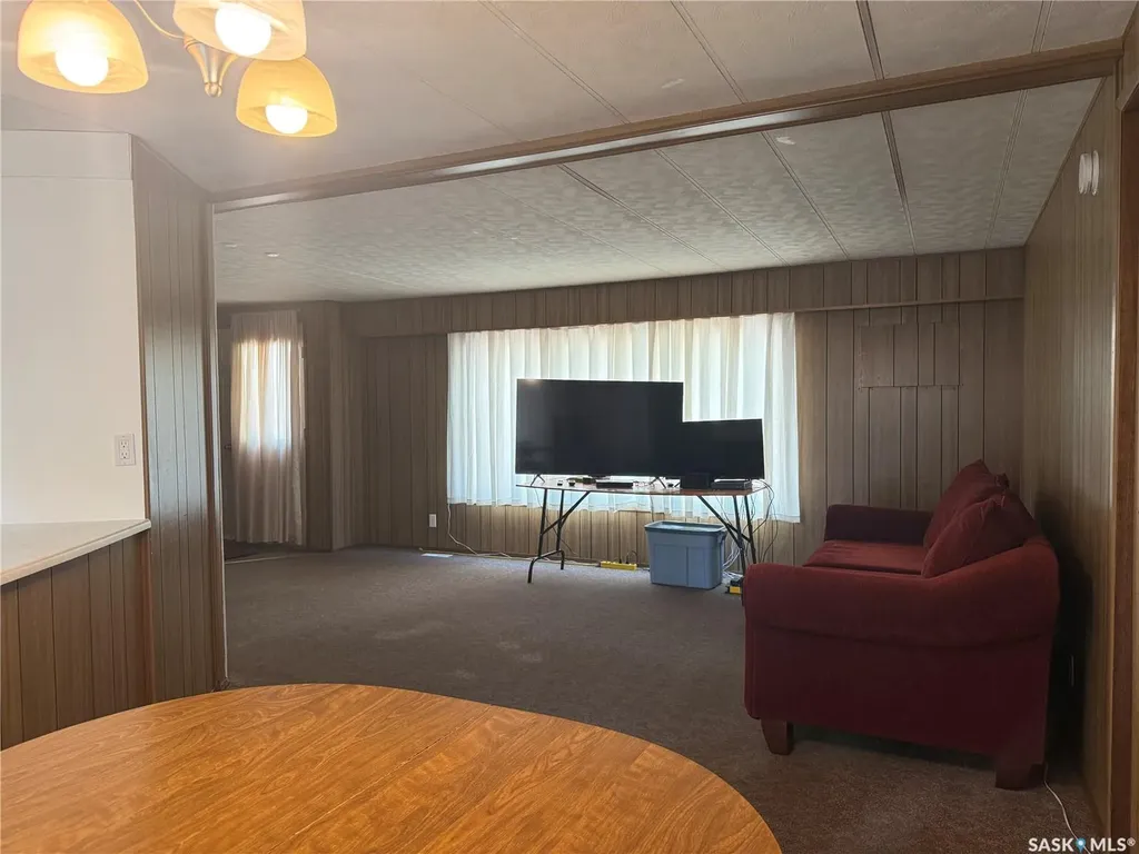 1455 9th Avenue NE Moose Jaw SK S6J 1C6