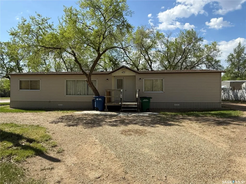 1455 9th Avenue NE Moose Jaw SK S6J 1C6