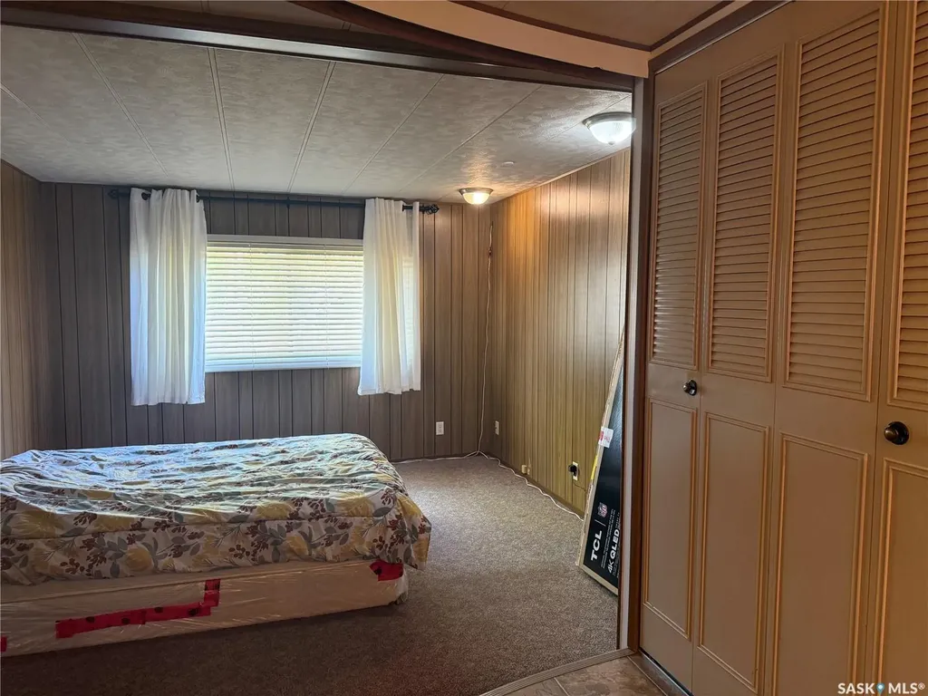 1455 9th Avenue NE Moose Jaw SK S6J 1C6