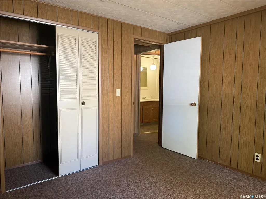 1455 9th Avenue NE Moose Jaw SK S6J 1C6