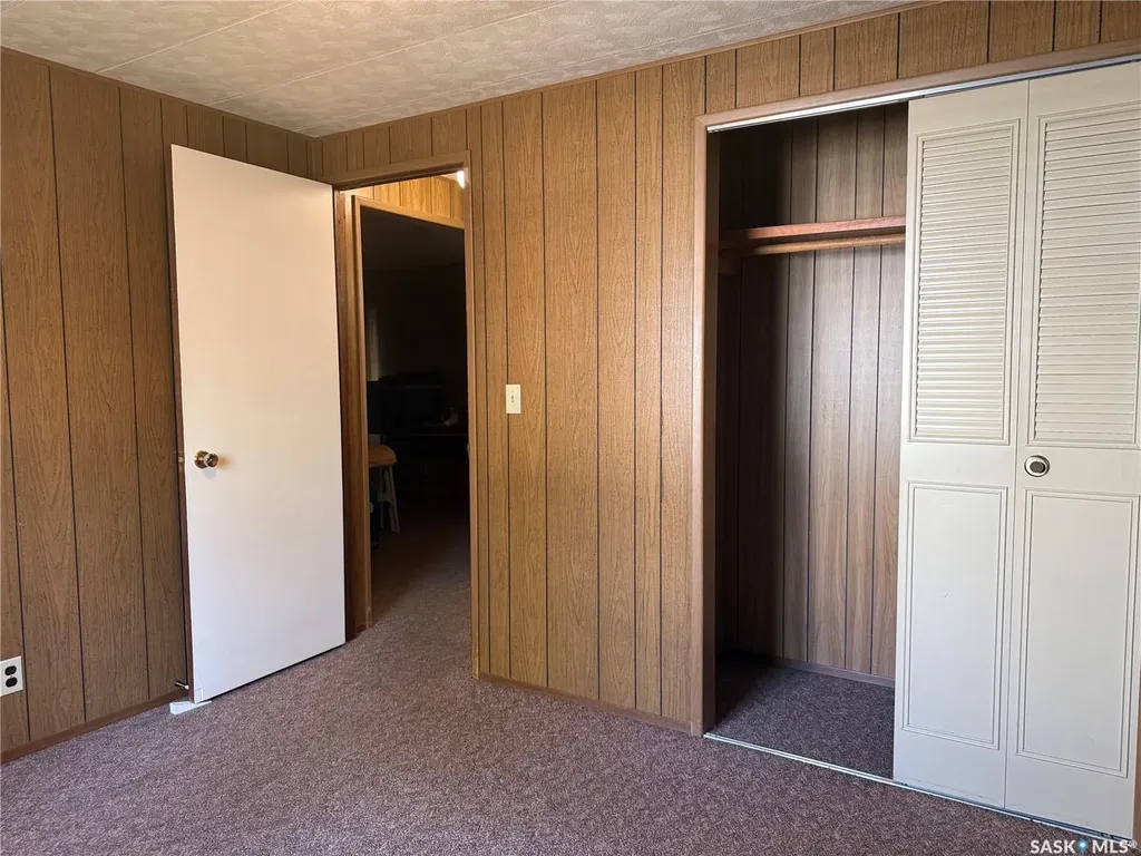 1455 9th Avenue NE Moose Jaw SK S6J 1C6