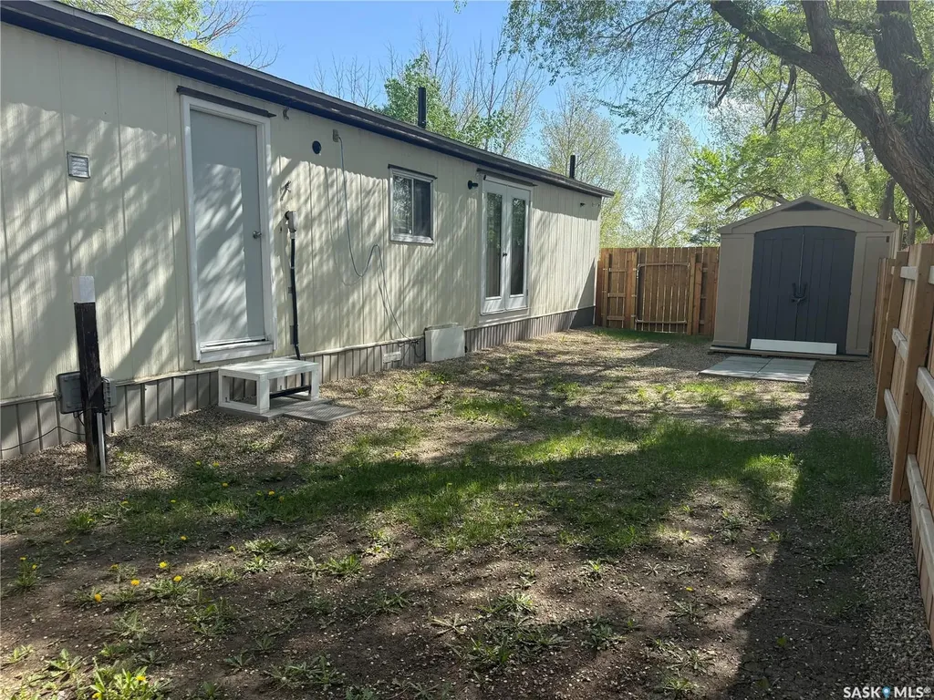 1455 9th Avenue NE Moose Jaw SK S6J 1C6
