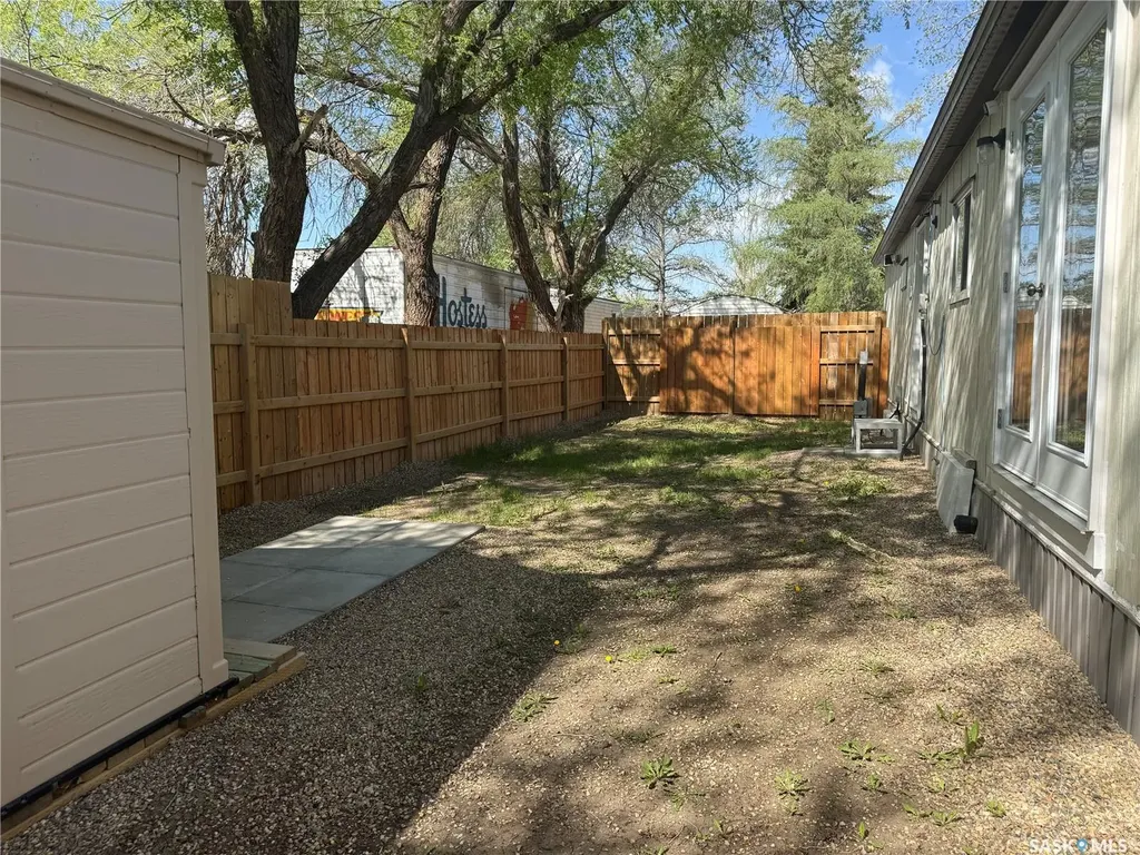 1455 9th Avenue NE Moose Jaw SK S6J 1C6