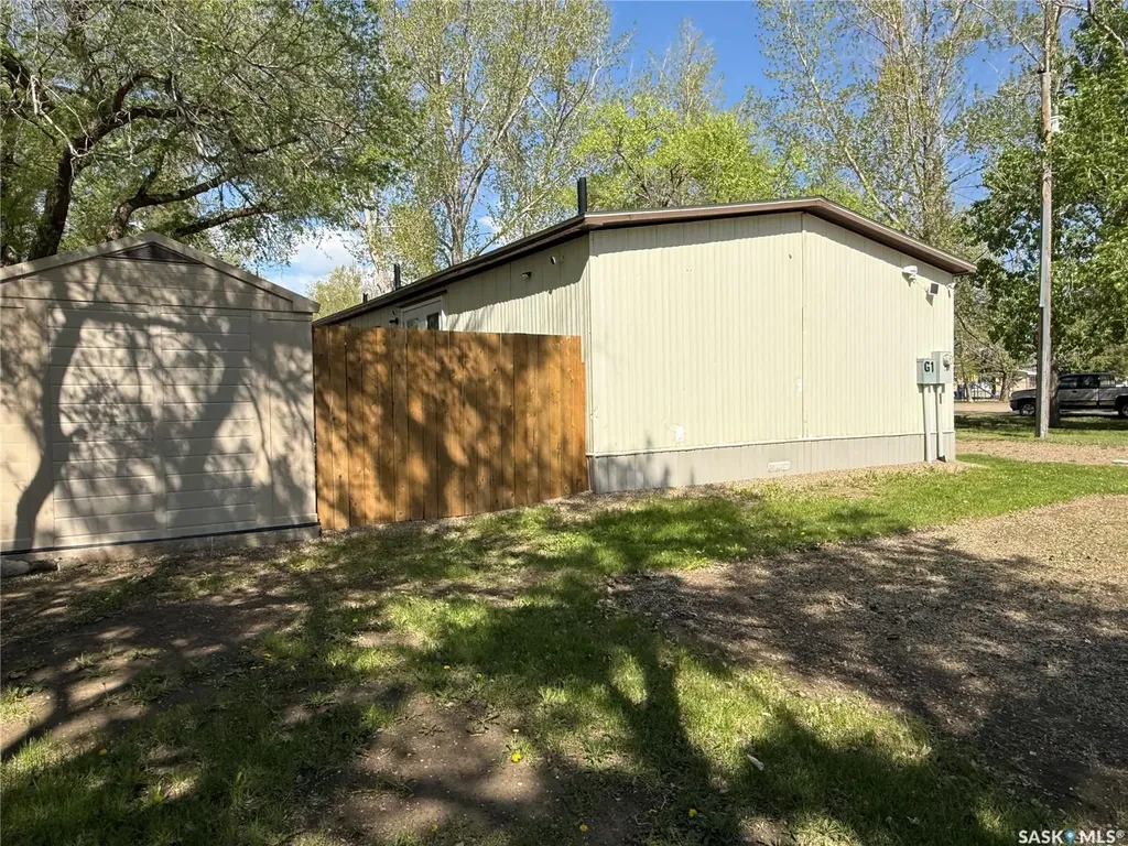 1455 9th Avenue NE Moose Jaw SK S6J 1C6