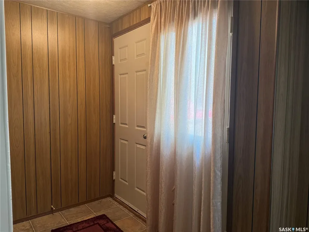 1455 9th Avenue NE Moose Jaw SK S6J 1C6