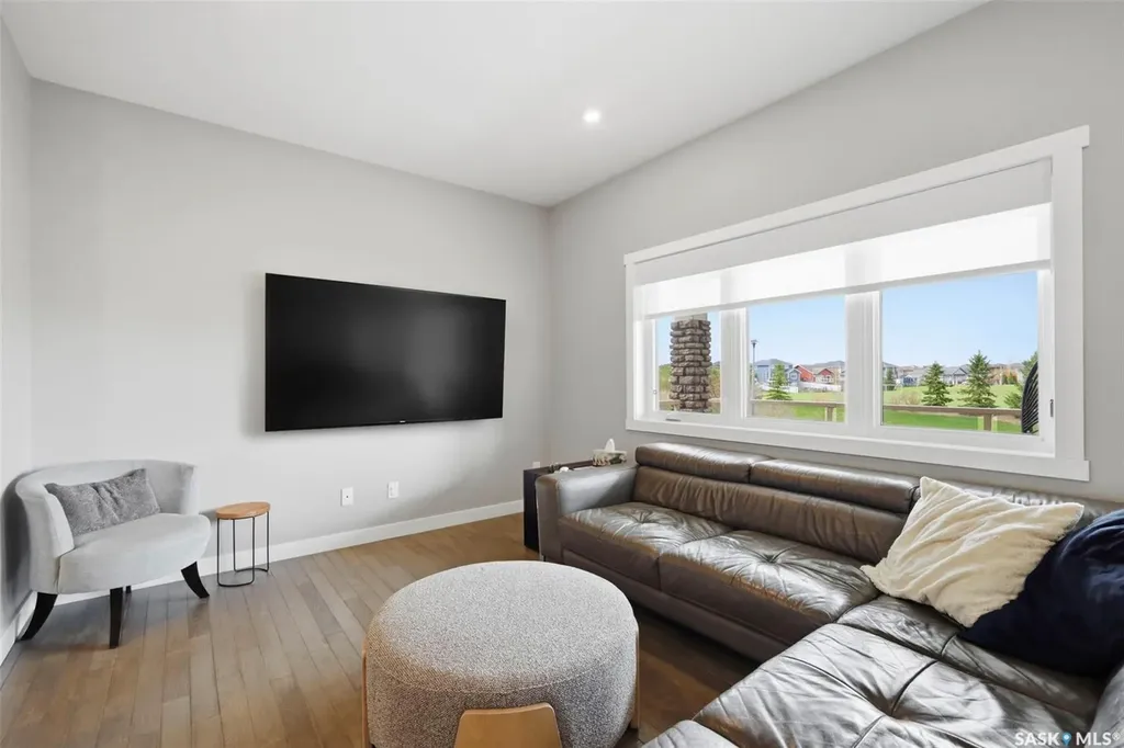 542 Pringle Crescent Saskatoon SK S7T 0W9