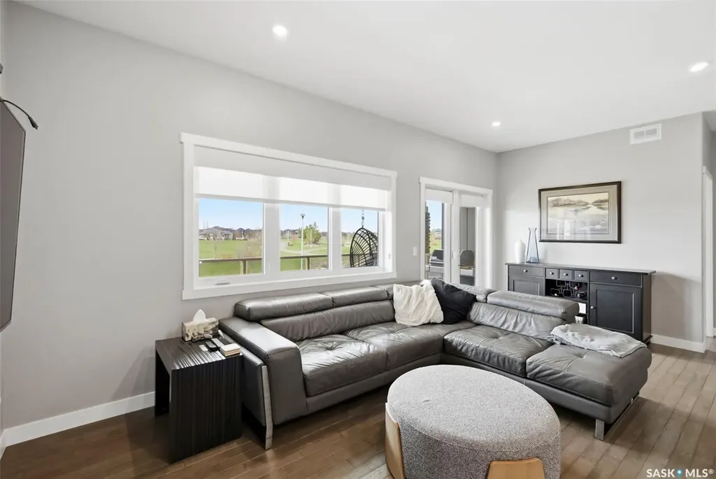 542 Pringle Crescent Saskatoon SK S7T 0W9