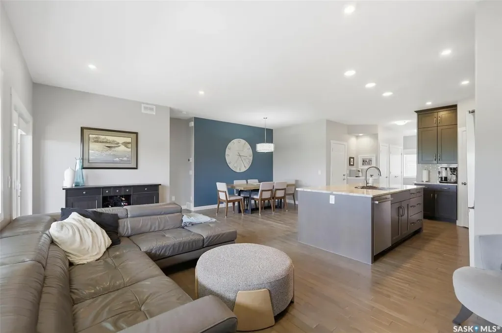 542 Pringle Crescent Saskatoon SK S7T 0W9