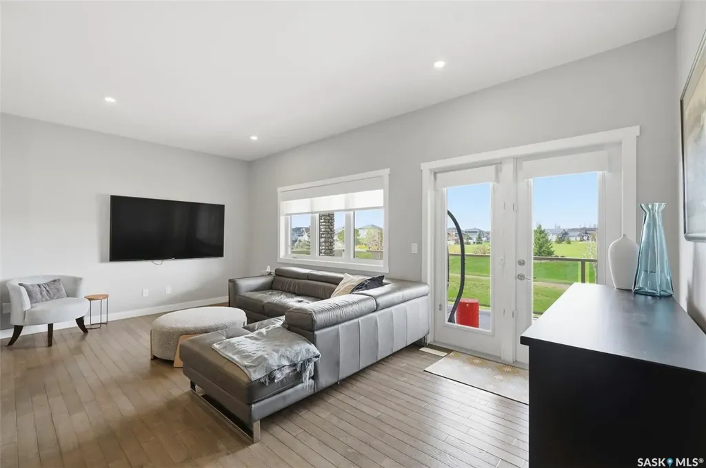 542 Pringle Crescent Saskatoon SK S7T 0W9