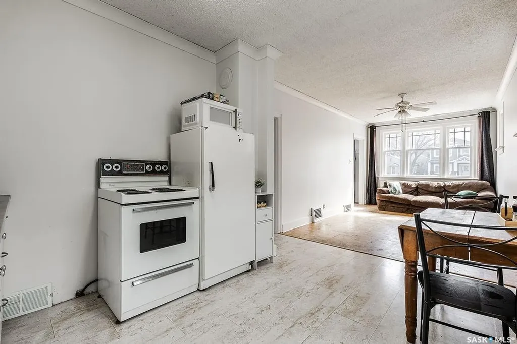 1304 Broadway Avenue Saskatoon SK S7H 2A6